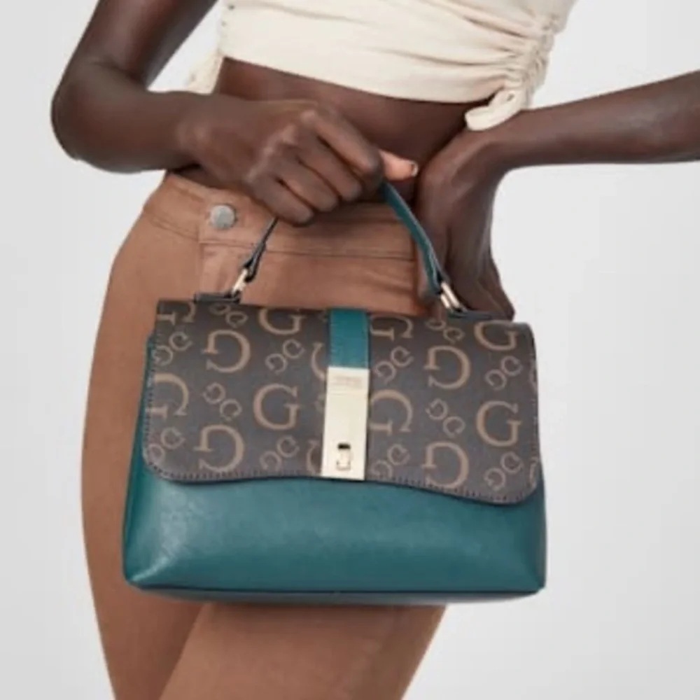 New Guess Elsie Logo Flap Crossbody bag & wallet